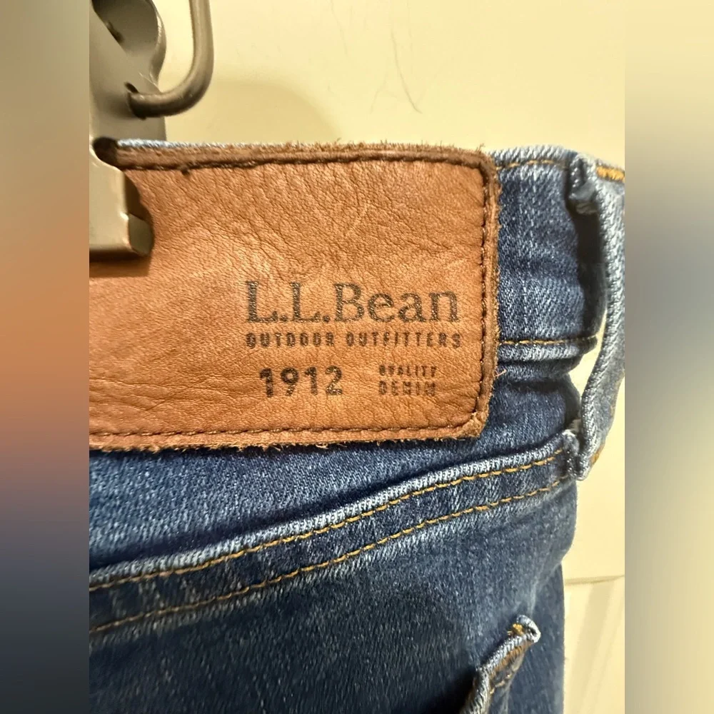 LL Bean. Men's BeanFlex® Jeans, Standard Athletic Fit, Straight Leg. 40x28.